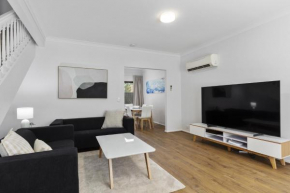 Beachside 3-Bed Retreat with BBQ & Garage